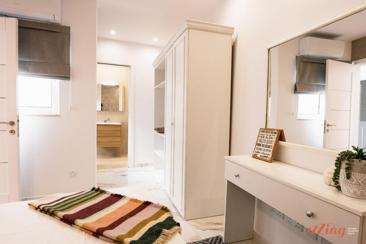 Stunning Holiday Villa With A Heated Jacuzzi Σεντ Πόλς Μπέι Εξωτερικό φωτογραφία