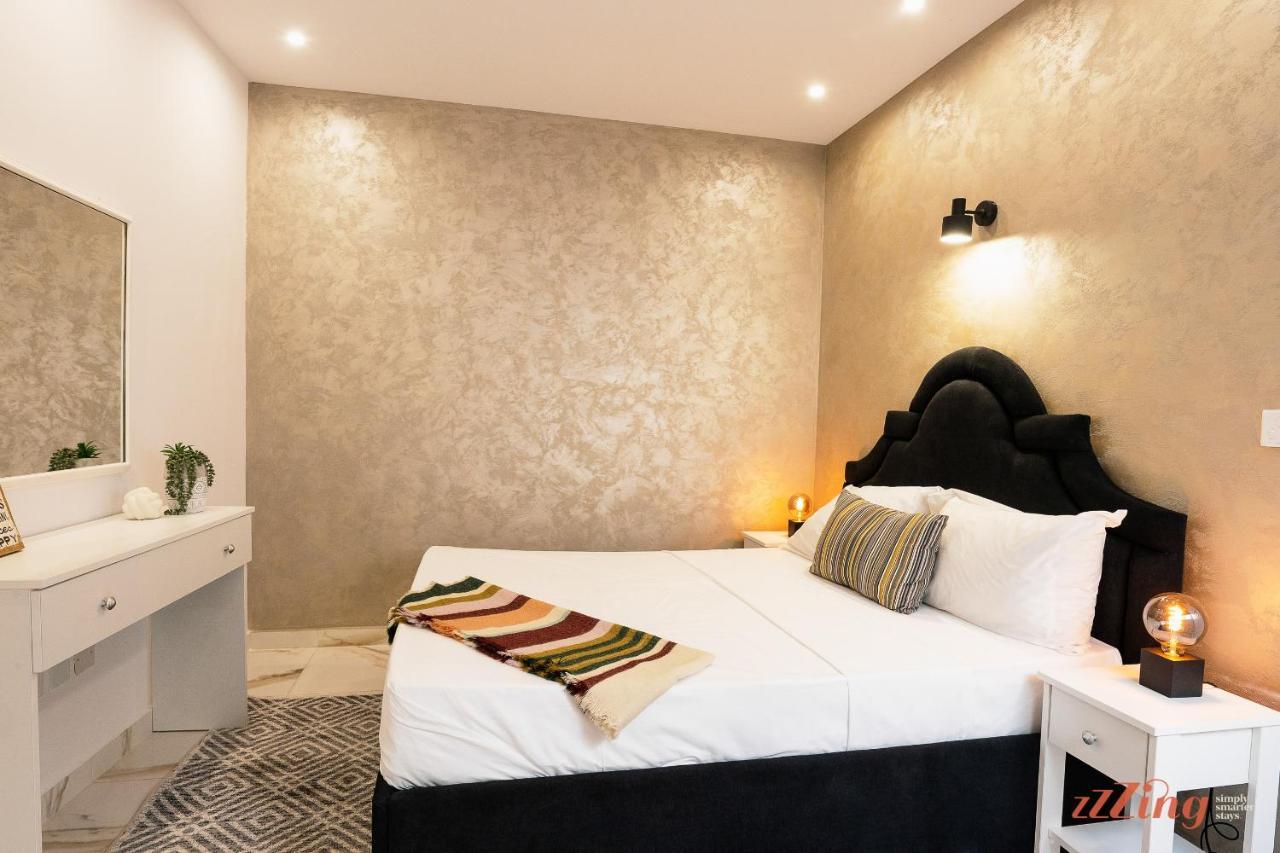 Stunning Holiday Villa With A Heated Jacuzzi Σεντ Πόλς Μπέι Εξωτερικό φωτογραφία
